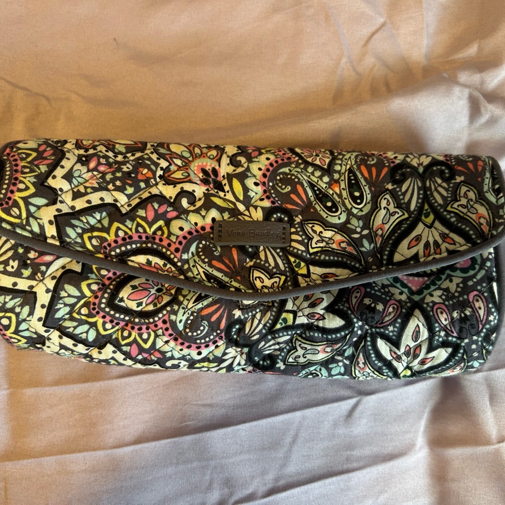 Vera Bradley On a Roll Cosmetic Case in Bonbon Medallion